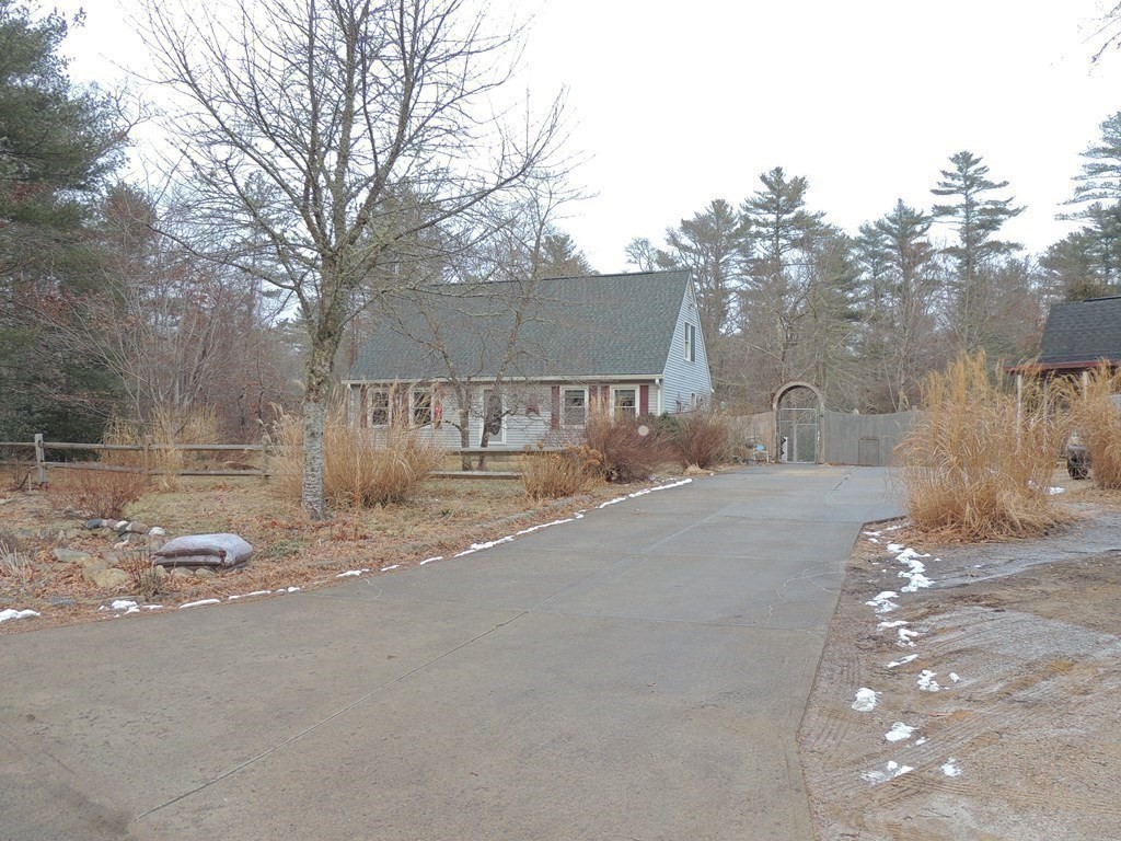20 Helen Street Wareham, MA 02576 - Photo 4 of 22 Gallery Image 4