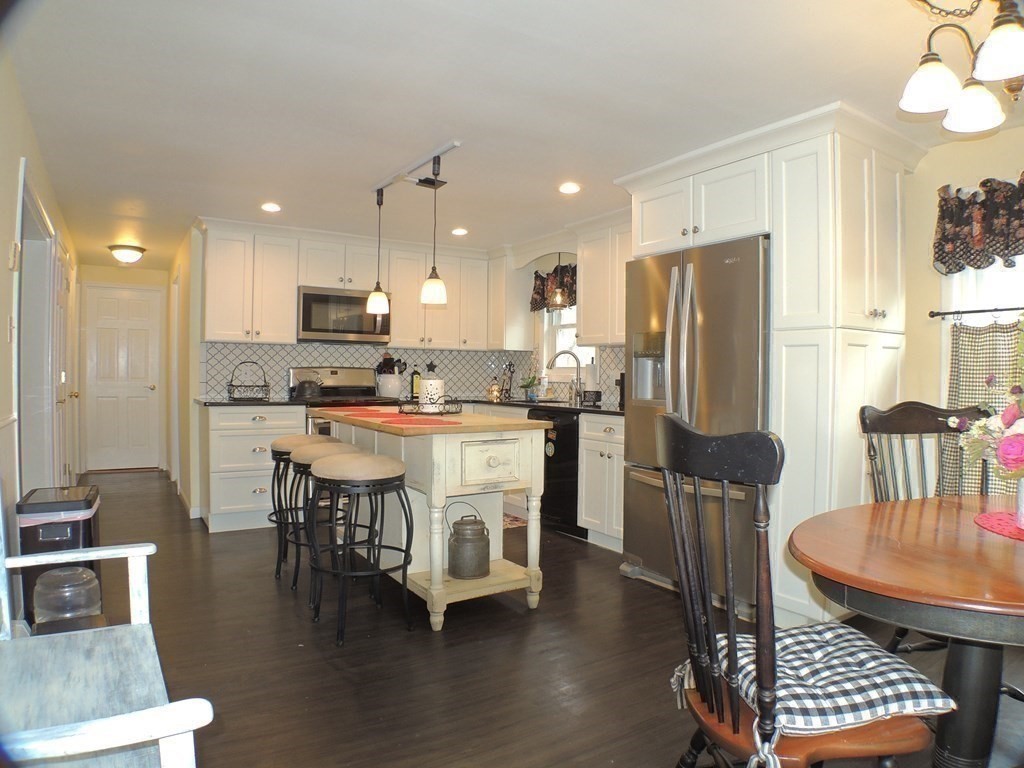 20 Helen Street Wareham, MA 02576 - Photo 6 of 22 Gallery Image 6