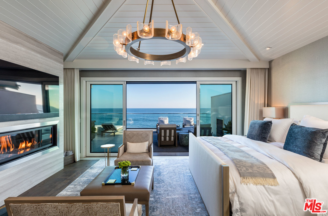 23950 Malibu Road Malibu, CA 90265 - Photo 12 of 24