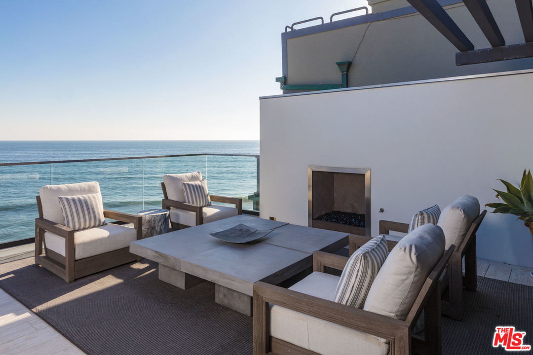 23950 Malibu Road Malibu, CA 90265 - Photo 14 of 24