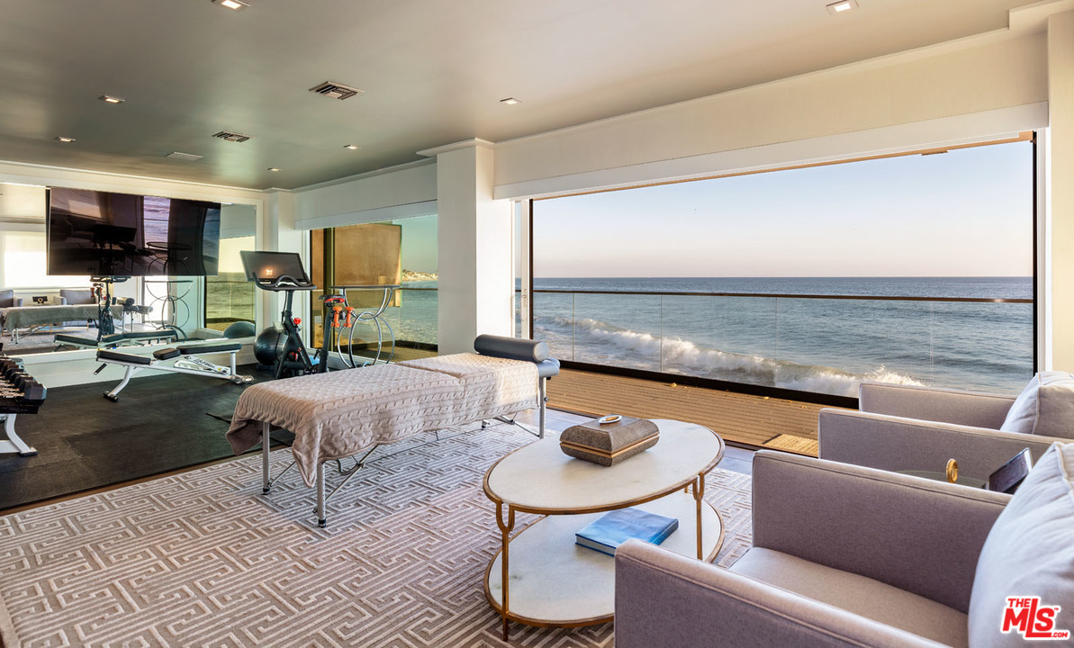 23950 Malibu Road Malibu, CA 90265 - Photo 17 of 24