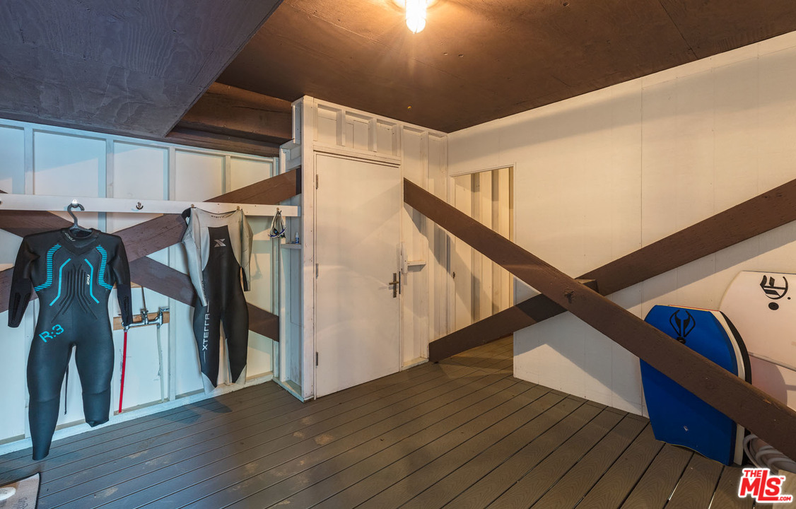 23950 Malibu Road Malibu, CA 90265 - Photo 18 of 24