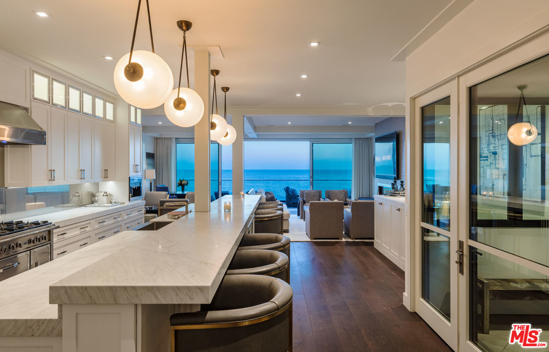 23950 Malibu Road Malibu, CA 90265 - Photo 20 of 24