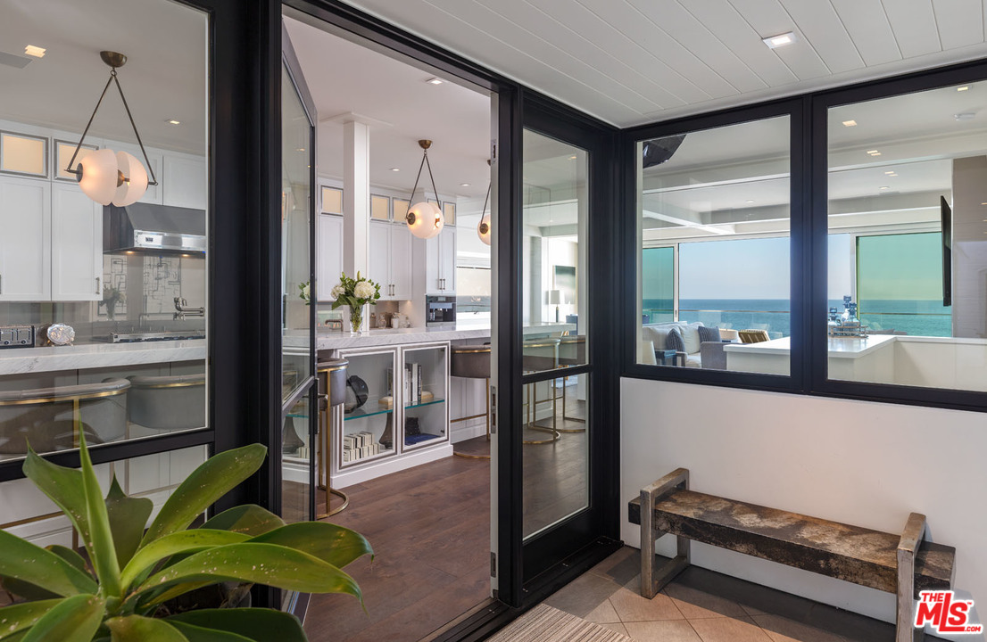 23950 Malibu Road Malibu, CA 90265 - Photo 5 of 24