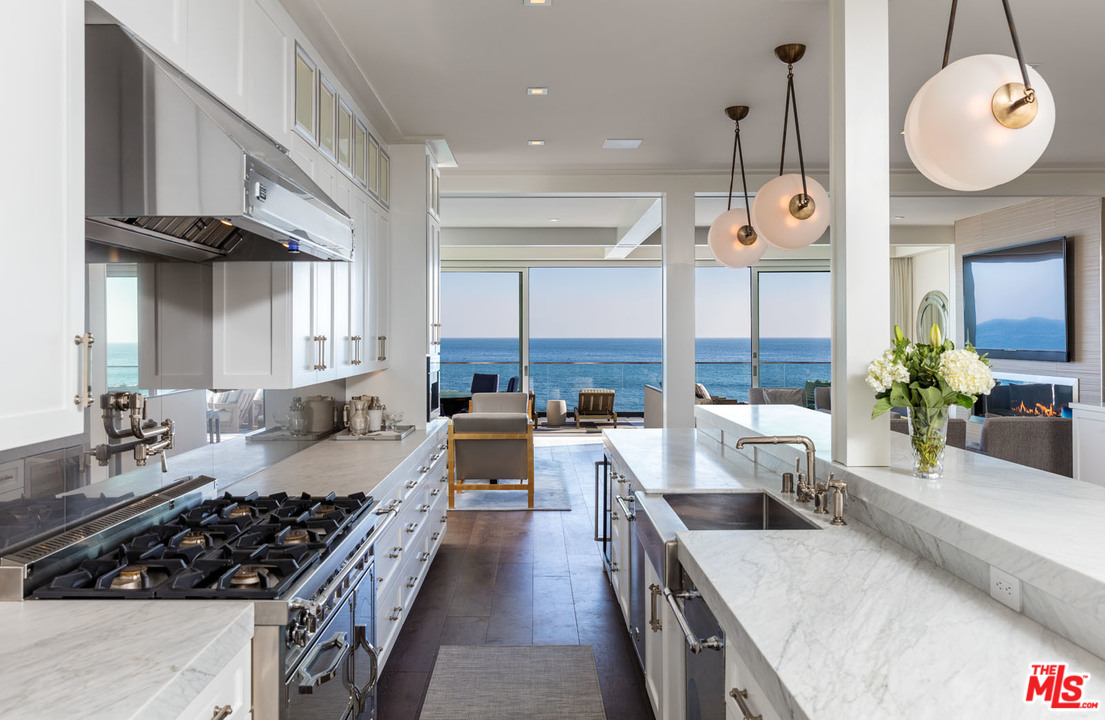 23950 Malibu Road Malibu, CA 90265 - Photo 6 of 24