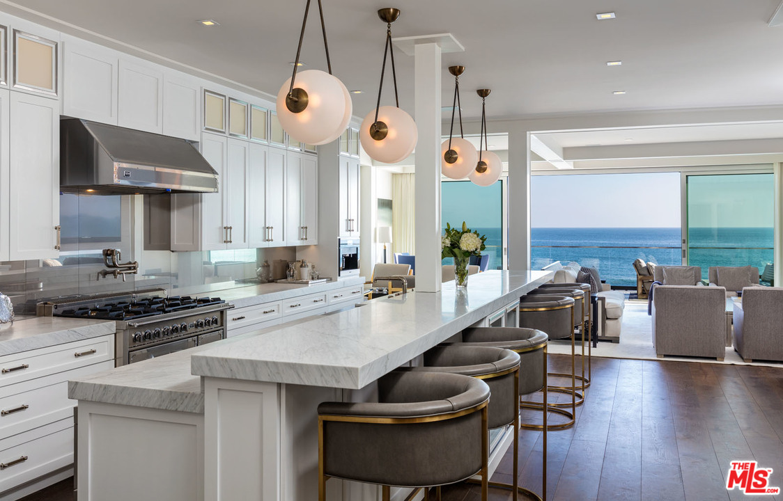 23950 Malibu Road Malibu, CA 90265 - Photo 7 of 24