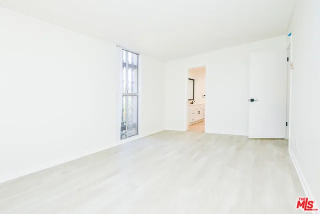 a view of a storage & utility room with washer and dryer