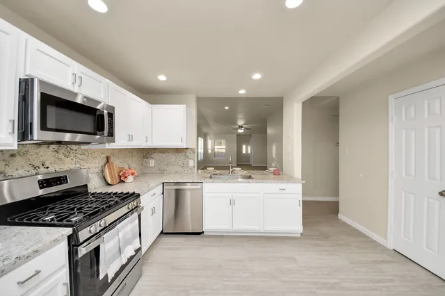 $2,300 | 9622 Sugarblossom Lane, Sugar Land, TX 77498