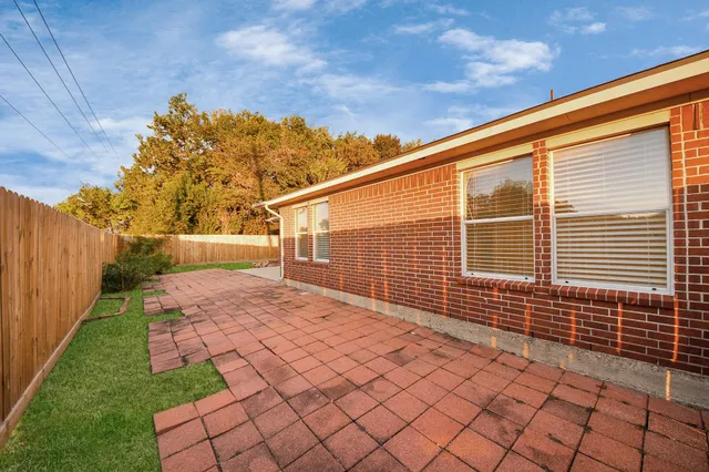 $2,300 | 9622 Sugarblossom Lane, Sugar Land, TX 77498