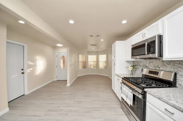 $2,300 | 9622 Sugarblossom Lane, Sugar Land, TX 77498