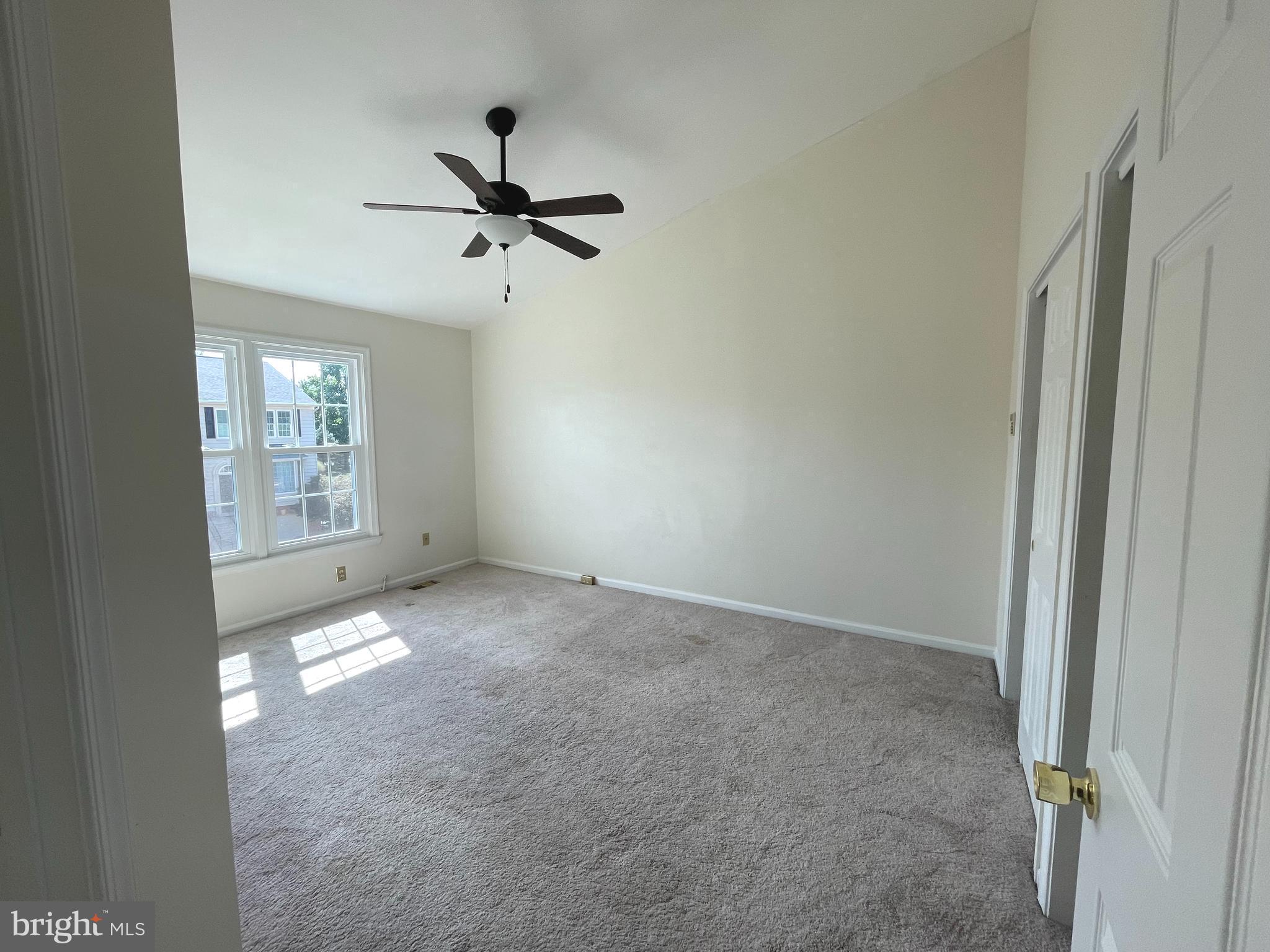 46939 Rabbitrun Terrace Sterling, VA 20164 - Photo 14 of 34 Gallery Image 14