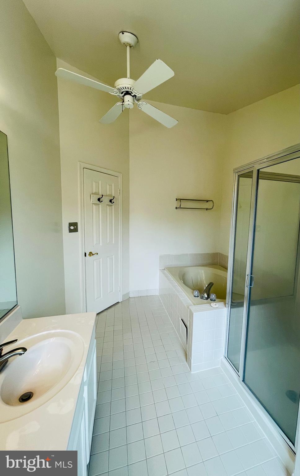 46939 Rabbitrun Terrace Sterling, VA 20164 - Photo 16 of 34 Gallery Image 16