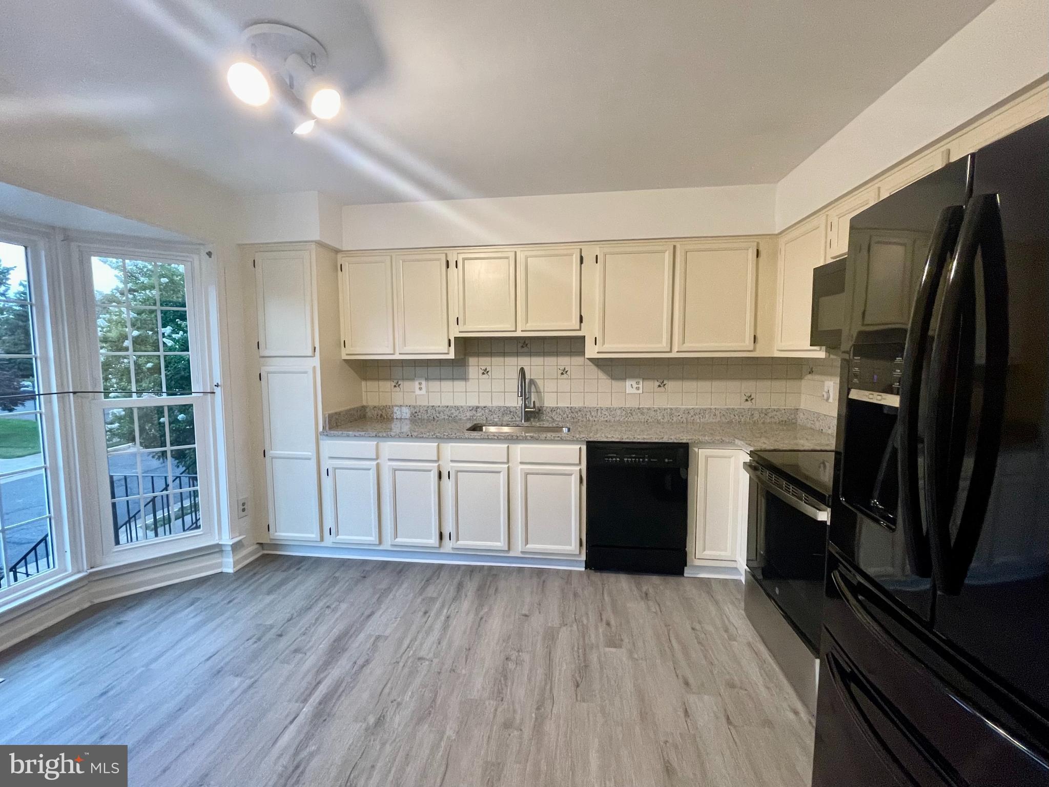 46939 Rabbitrun Terrace Sterling, VA 20164 - Photo 2 of 34 Gallery Image 2