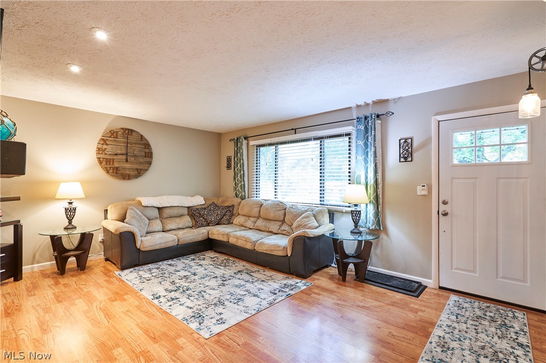 2808 Lynne Road Akron, OH 44312 - Photo 4 of 27