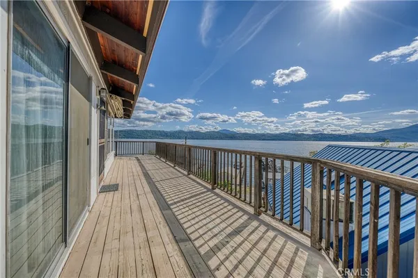 $359,000 | 12805 Lakeshore Drive, Clearlake, CA 95422