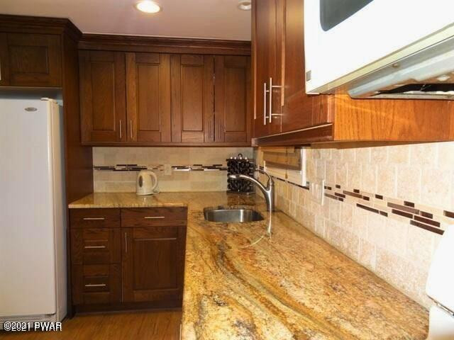 102 Lochinvar Road Greeley, PA 18425 - Photo 20 of 30 Kitchen