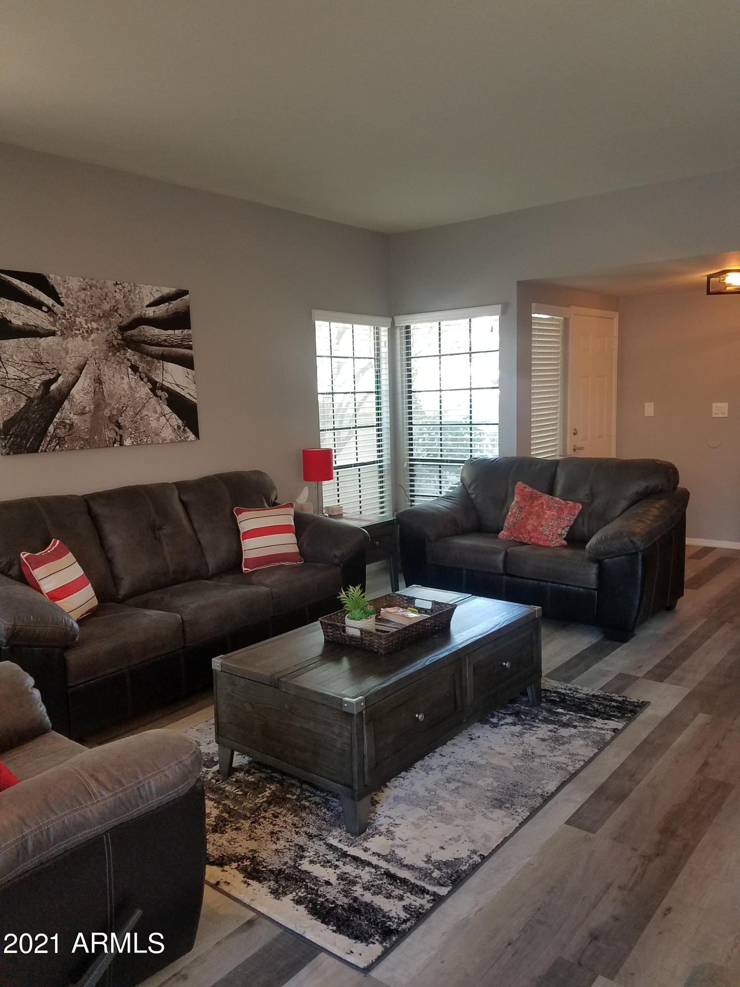 9705 East Mountain View Road, Unit 1107 Scottsdale, AZ 85258 - Photo 2 of 15 living room