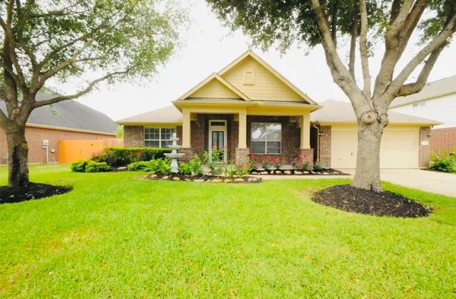 $2,300 | 7214 Paradise Park Bend, Richmond, TX 77407