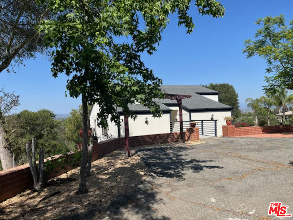 335 Morro Hills Road Fallbrook, CA 92028 - Photo 25 of 34