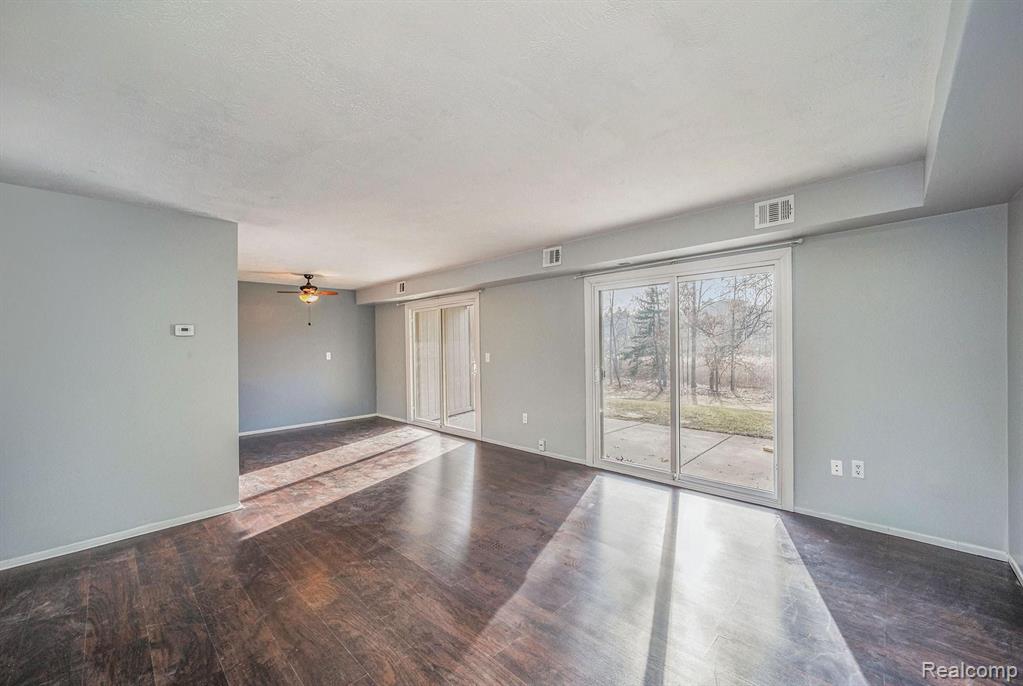 1683 Riverside Drive Rochester, MI 48309 - Photo 8 of 23