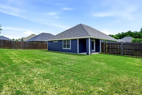 $324,900 | 210 Clover Circle, Weatherford, TX 76086