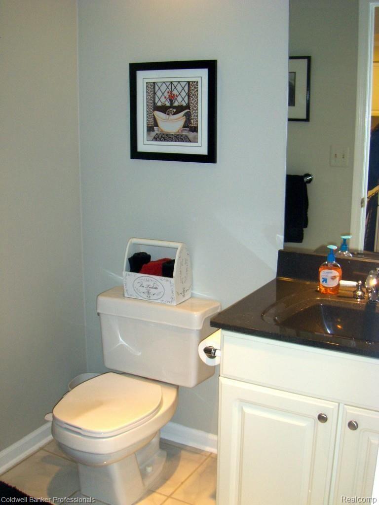 1551 Crooks Road Rochester, MI 48309 - Photo 14 of 33 Powder Room off kitchen