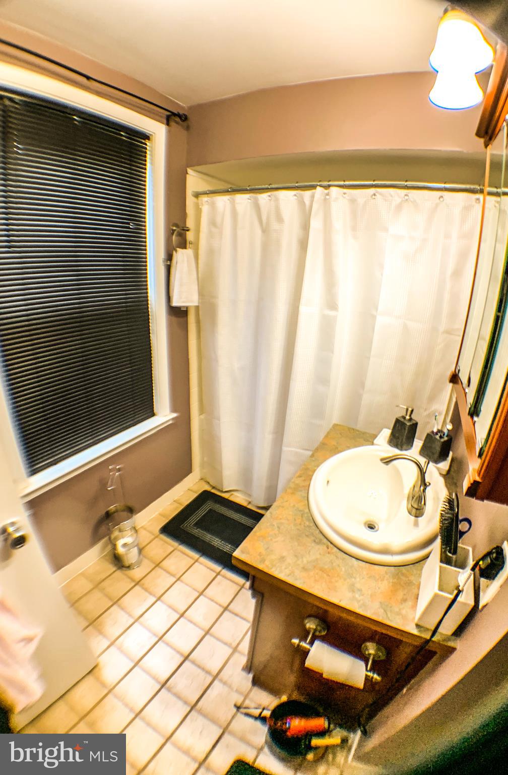 9927 Wingtip Road Philadelphia, PA 19115 - Photo 20 of 40 Master Bathroom