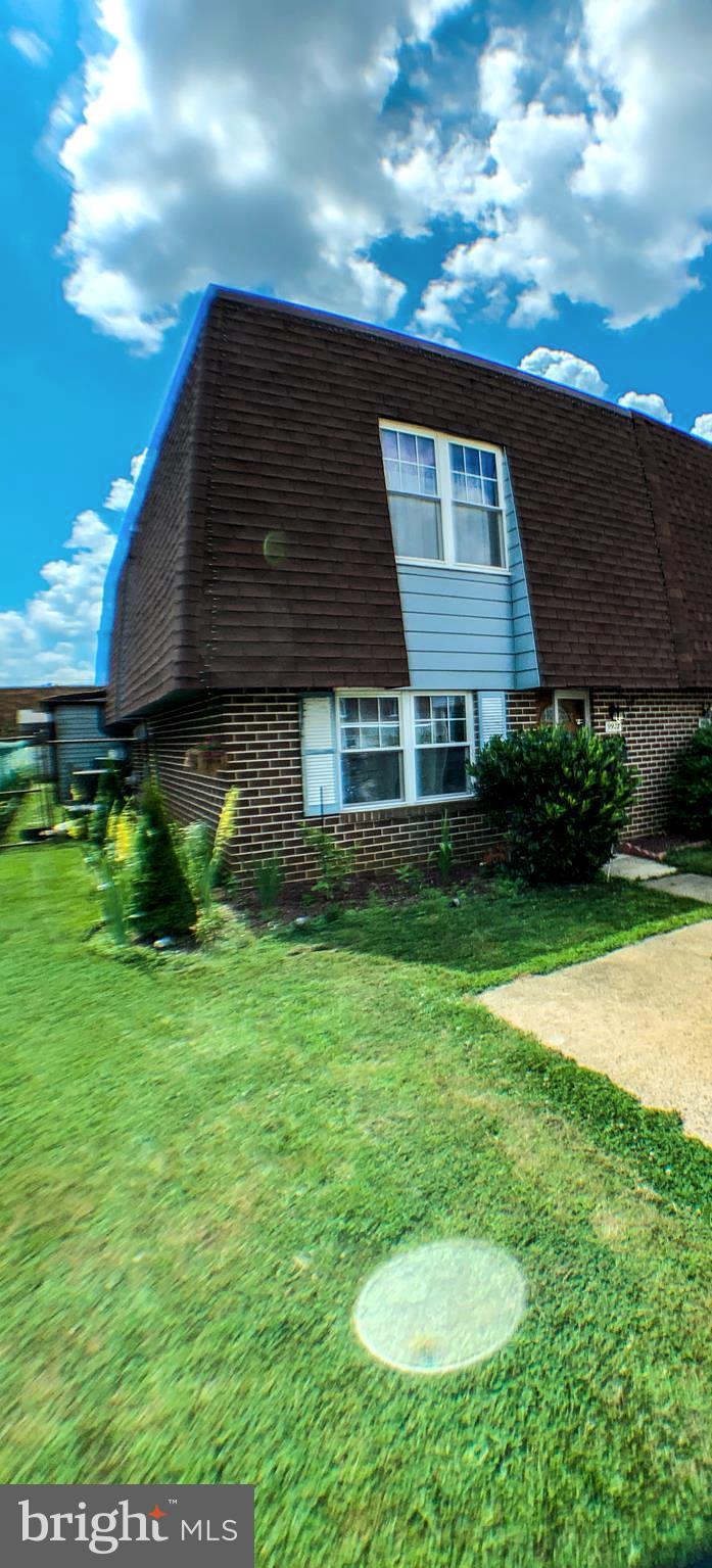 9927 Wingtip Road Philadelphia, PA 19115 - Photo 3 of 40 Front1