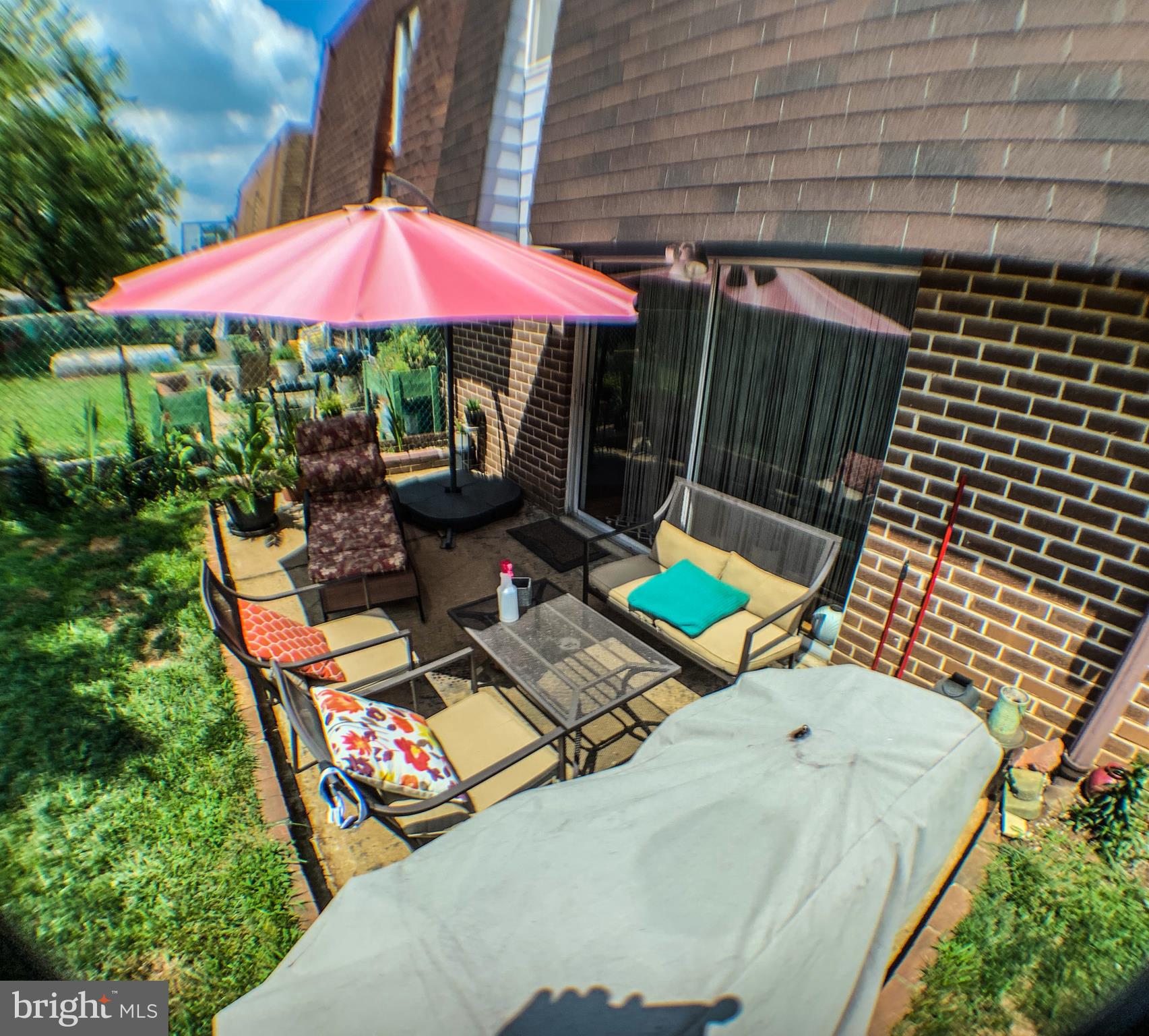 9927 Wingtip Road Philadelphia, PA 19115 - Photo 36 of 40 Patio