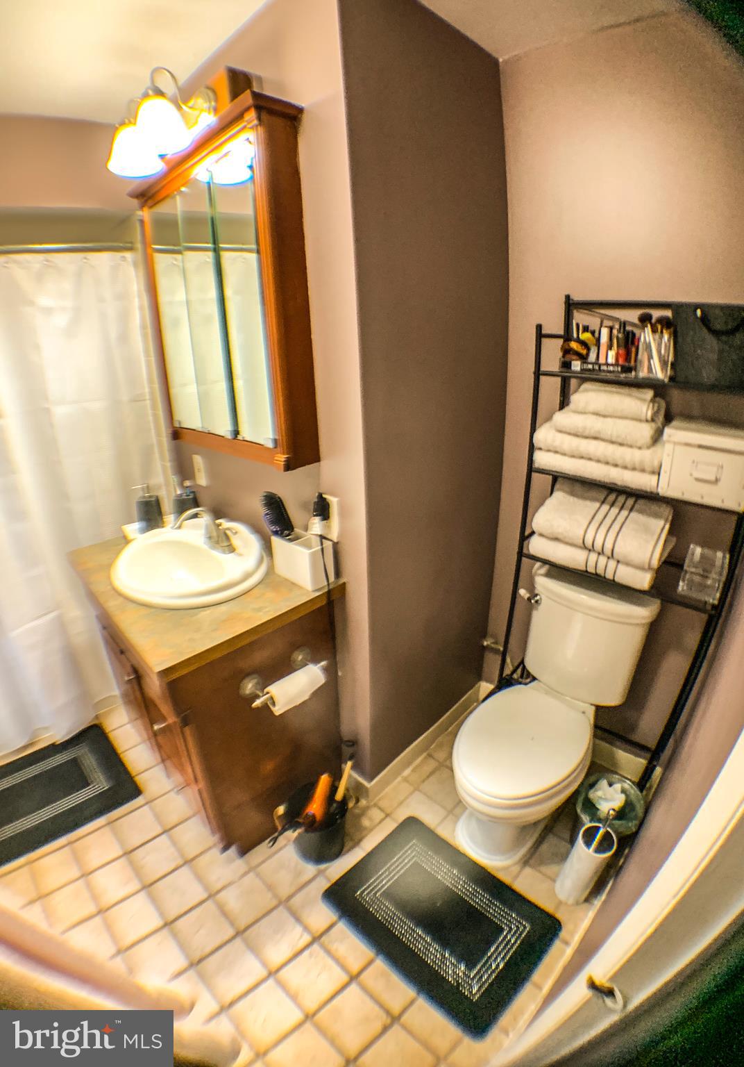 9927 Wingtip Road Philadelphia, PA 19115 - Photo 9 of 40 Kitchen