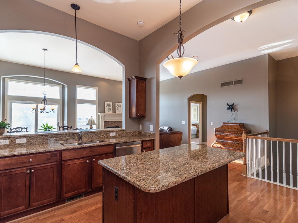 609 Mountain Circle Rochester, MI 48306 - Photo 19 of 73 50066094-18.JPG