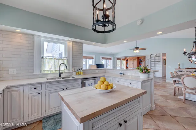 $1,264,000 | 205 E Avenue, Kure Beach, NC 28449