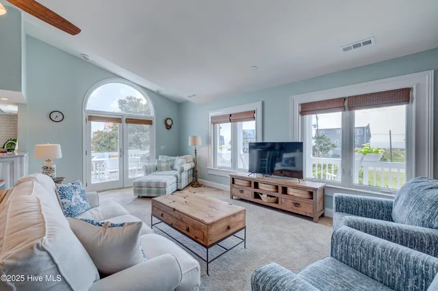 $1,264,000 | 205 E Avenue, Kure Beach, NC 28449
