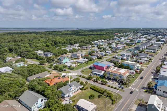 $1,264,000 | 205 E Avenue, Kure Beach, NC 28449