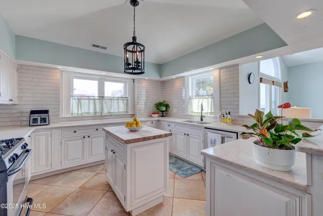 $1,264,000 | 205 E Avenue, Kure Beach, NC 28449