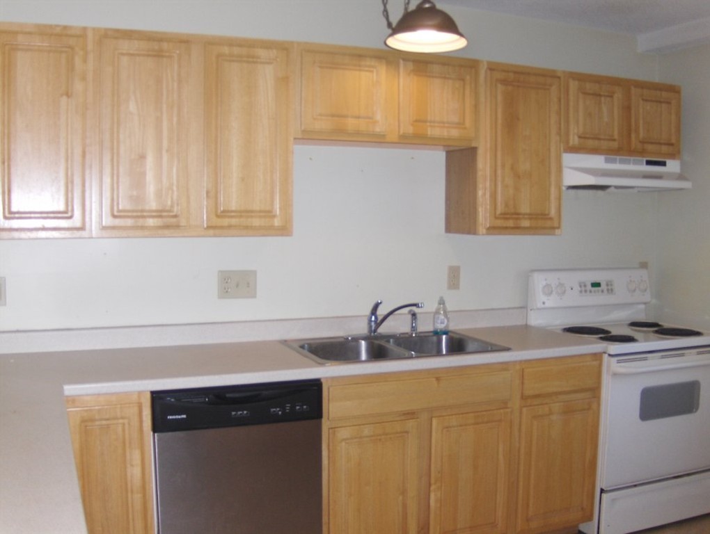 44 North Street, Unit 3 Ware, MA 01082 - Photo 8 of 30 Gallery Image 8