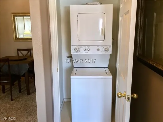 $1,250 | 855 North Stephanie Street, Unit 2725, Henderson, NV 89014