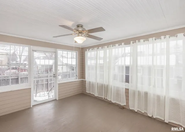 $200,000 | 2416 12th Street, Moline, IL 61265