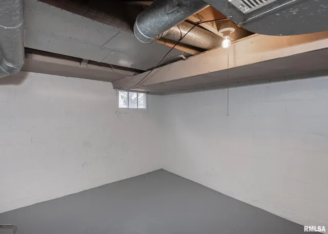 $200,000 | 2416 12th Street, Moline, IL 61265