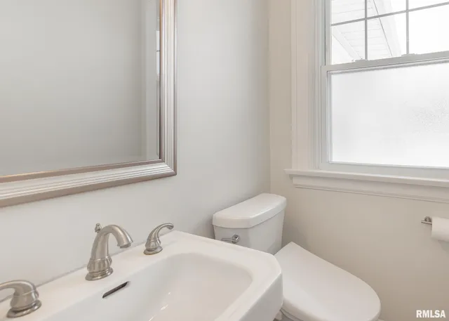 $200,000 | 2416 12th Street, Moline, IL 61265