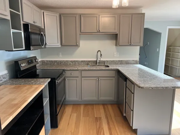 $2,800 | 81 Sentry Way, Merrimack, NH 03054