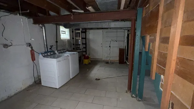 a view of a storage & utility room