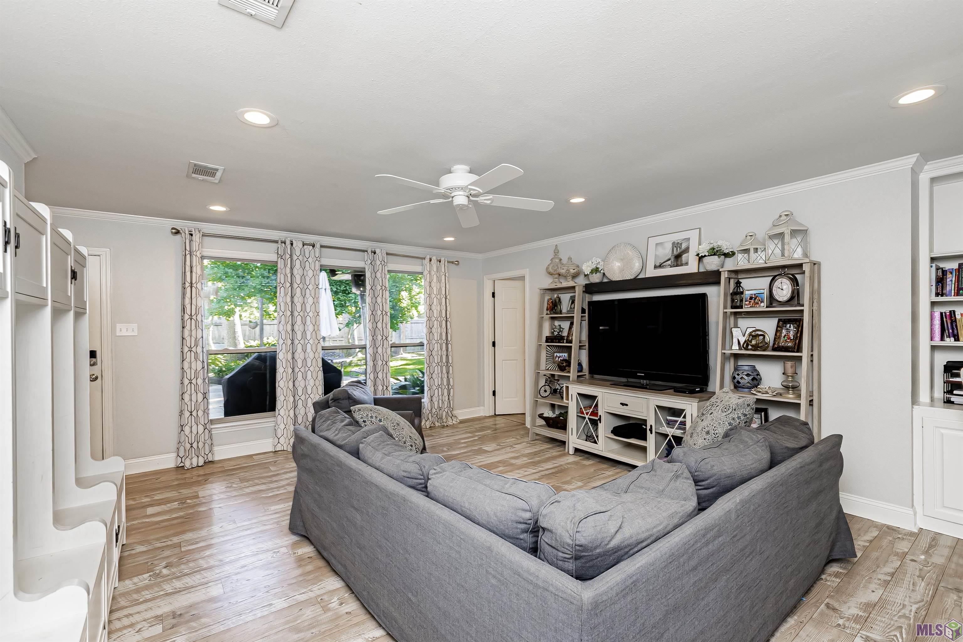 10535 Ridgely Drive Baton Rouge, LA 70809 - Photo 11 of 26
