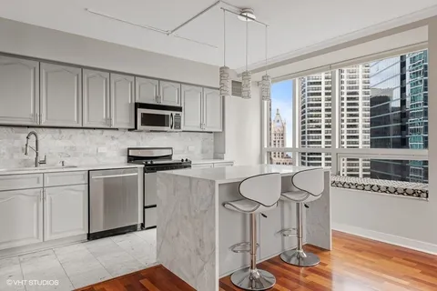 $549,000 | 512 North McClurg Court, Unit 2804, Chicago, IL 60611