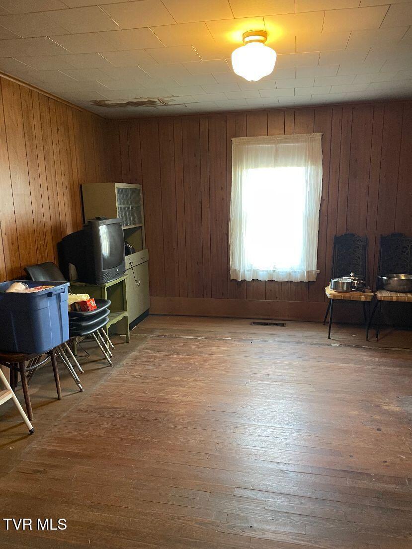 12329 Crab Orchard Road Coeburn, VA 24230 - Photo 17 of 36 dining room