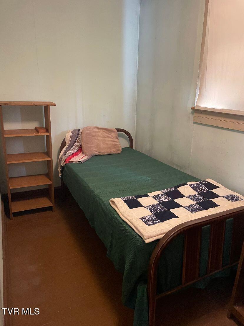 12329 Crab Orchard Road Coeburn, VA 24230 - Photo 21 of 36 small bedroom