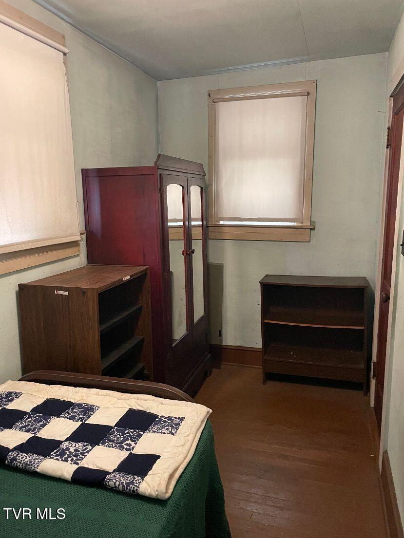 12329 Crab Orchard Road Coeburn, VA 24230 - Photo 22 of 36 small bedroom-office