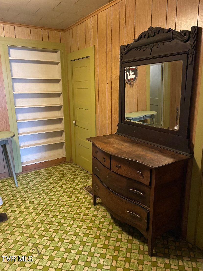 12329 Crab Orchard Road Coeburn, VA 24230 - Photo 28 of 36 bedroom built-in