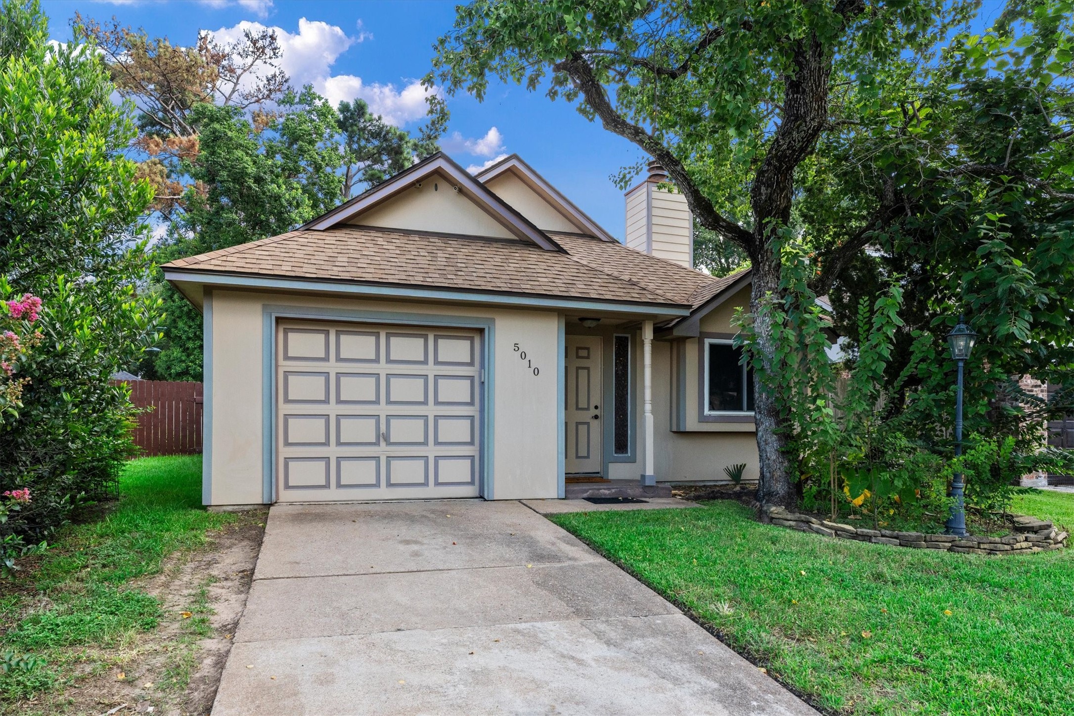 5010 Deer Point Drive Spring, TX 77389 - Photo 6 of 32