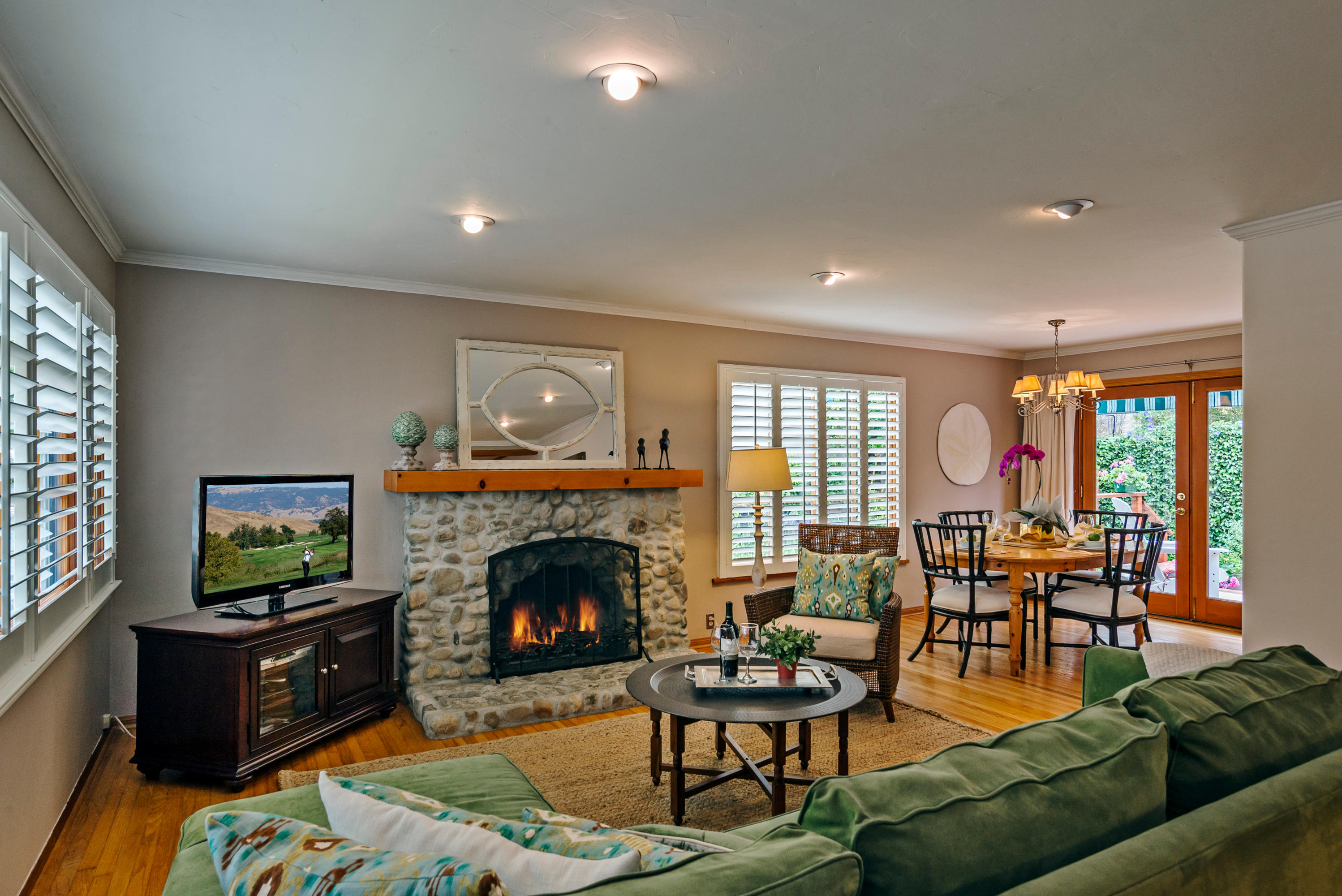 1216 Diana Road Santa Barbara, CA 93103 - Photo 2 of 13 DR2